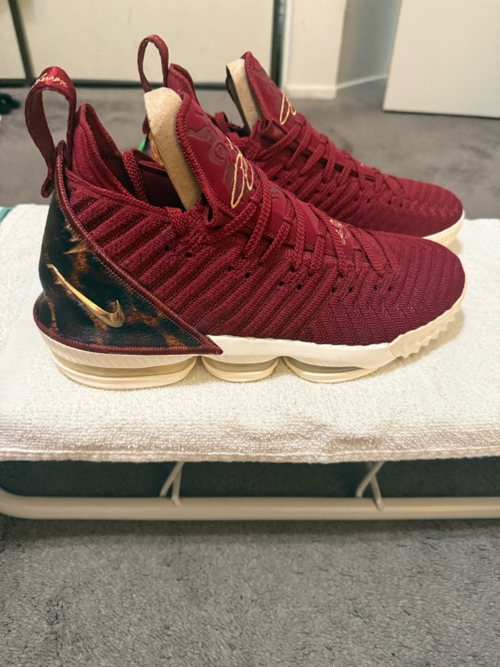 Nike LeBron 16 King. Preowned Size 12. Never Worn. - Picture 5 of 8